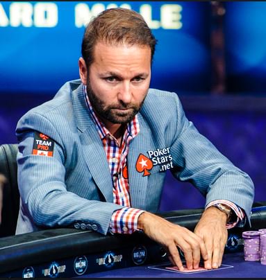 is daniel negreanu still playing poker