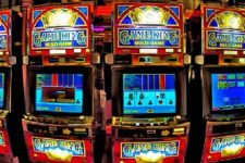 How Alike are Video Poker and Slot Machines?